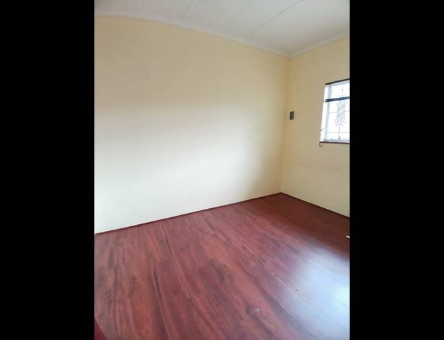 2 BEDROOM FLAT FOR SALE IN SASOLBURG EXT 3